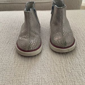 See Kai Run silver metallic high top sneakers